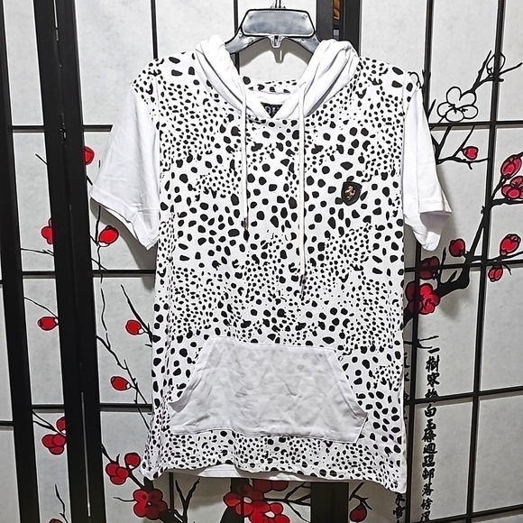 Toku‎ Animal Print Kangaroo Pocket Short Sleeve Hoodie Shirt Size Medium … - Picture 1 of 8